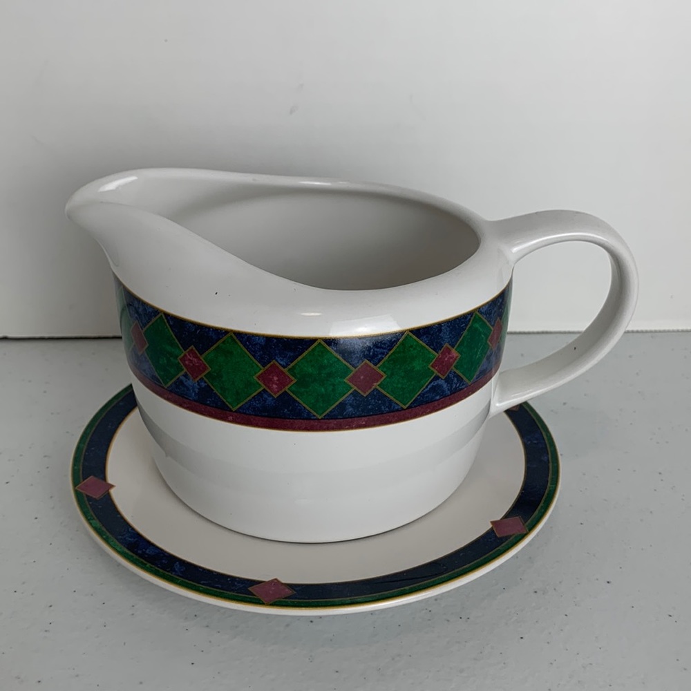 PFALTZGRAFF Amalfi Classic Gravy Boat with under plate.